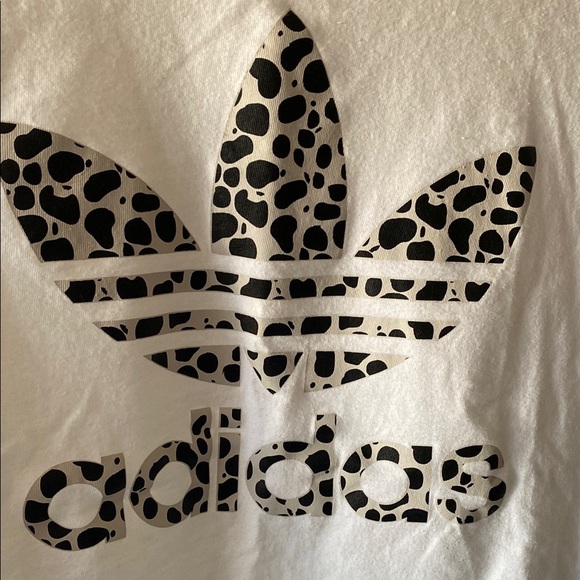 🤍Adidas White Tee with Leopard Print Logo - Large - Picture 3 of 4